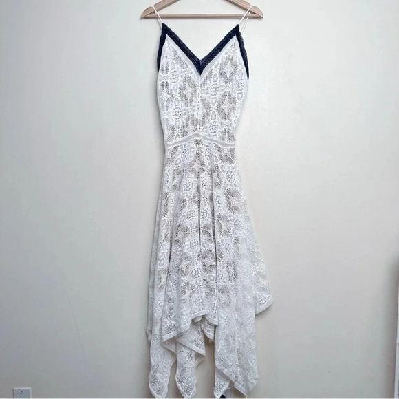 LOVE SAM Womens Size Small Scarlet Lace Handkerchief Hem - Picture 3 of 14